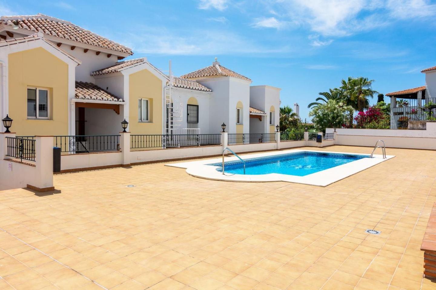 Apartamento Chimenea Playa - 2 Dormitorios Y Terraza เนร์คา ภายนอก รูปภาพ